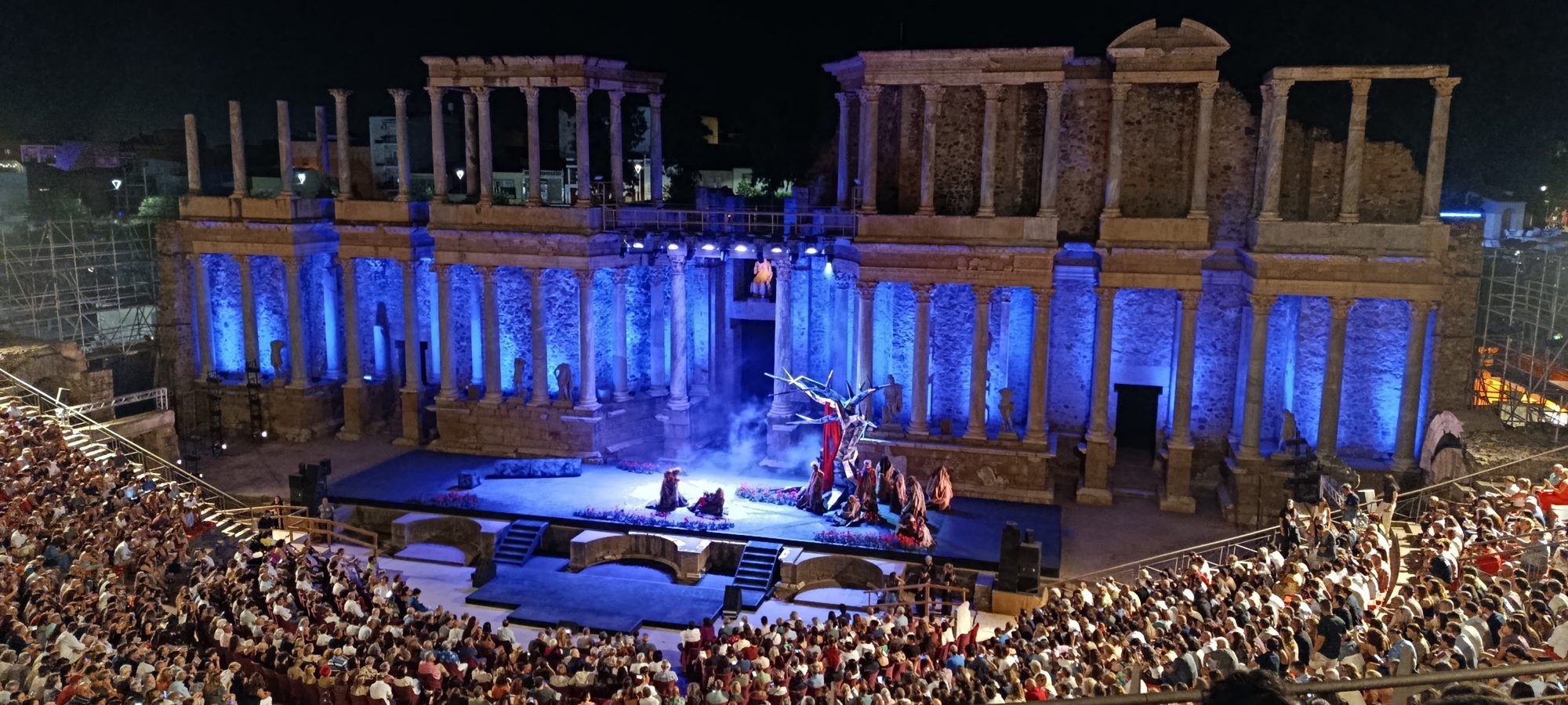 Representación nocturna en el Teatro Romano de Mérida